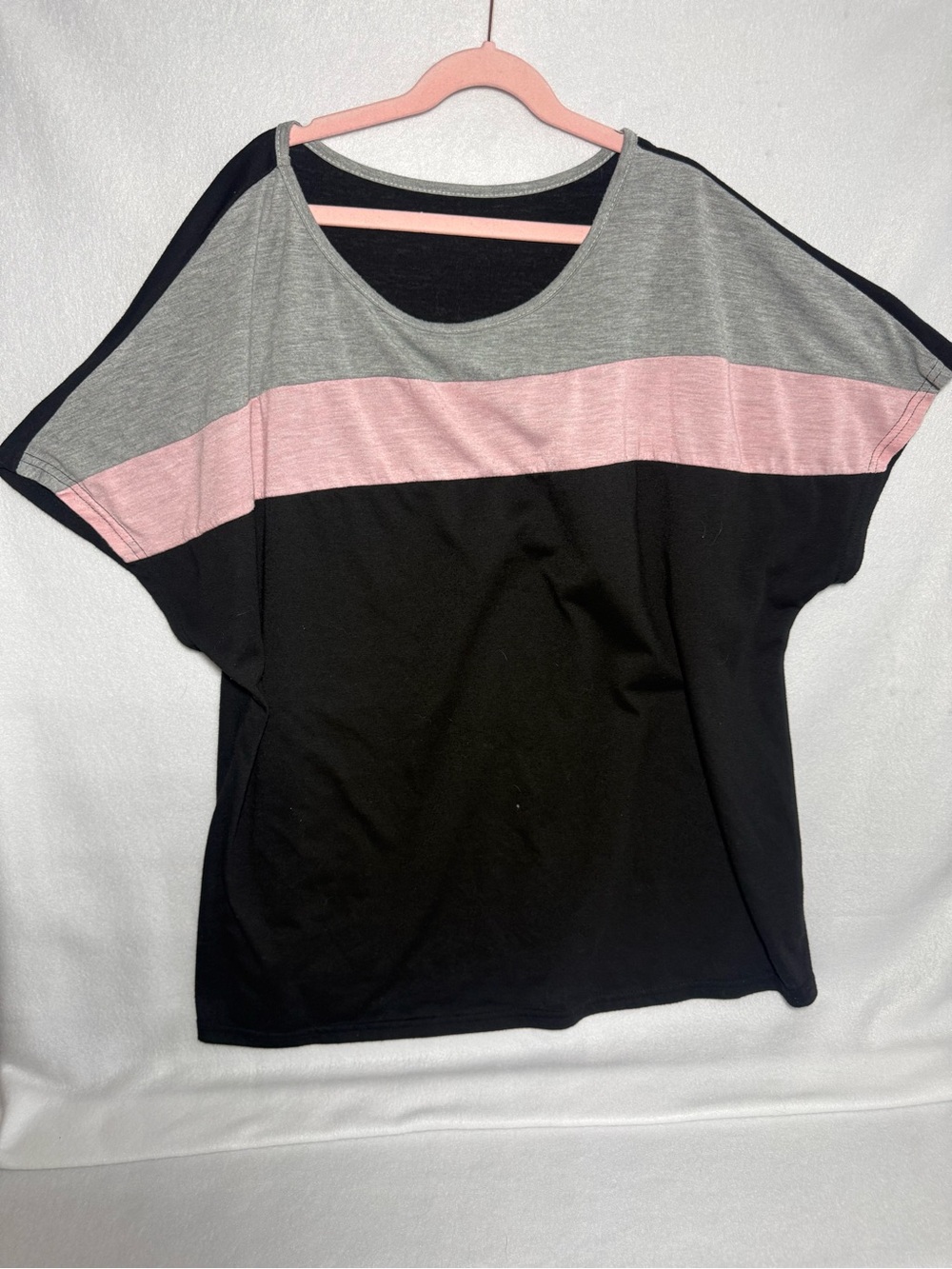 Emery Rose Plus Colorblock Batwing Sleeve Tee